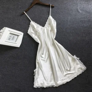 Chemise de nuit satin