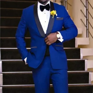 costume bleu satiné